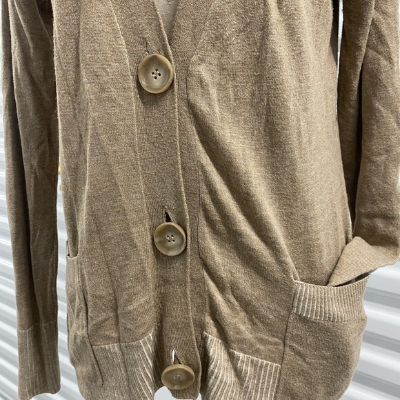 Tan Owl Long Sleeve Cardigan with big decorative Buttons by Kensie - Medium - Picture 8 of 9